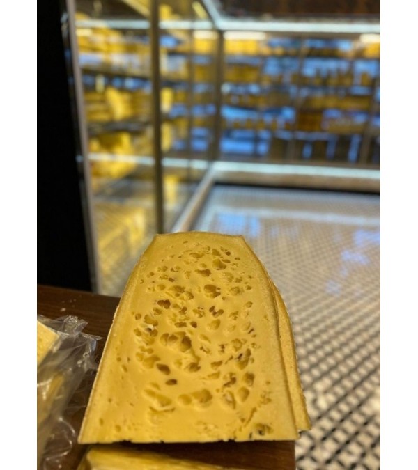 (1 Kg) Gravyer peyniri